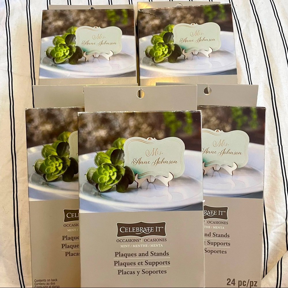 5 packs of Celebrate it plaques and stands